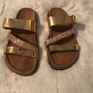 Refresh rose gold slip on sandals Size 9